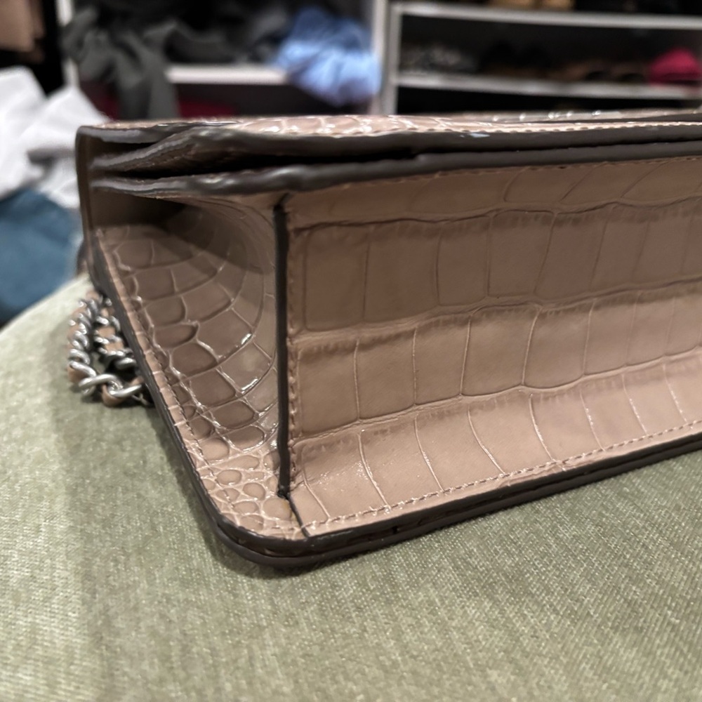 Tory Burch Tan Croc-Embossed Shoulder Bag - Picture 4 of 10